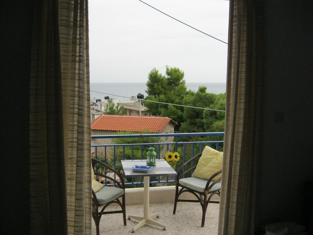 Helios Hotel Agia Marina  Екстер'єр фото