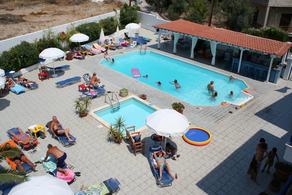 Helios Hotel Agia Marina  Екстер'єр фото