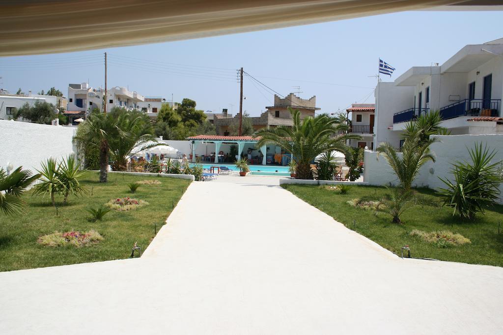 Helios Hotel Agia Marina  Екстер'єр фото