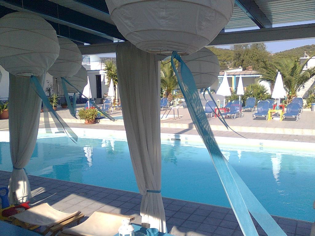 Helios Hotel Agia Marina  Екстер'єр фото