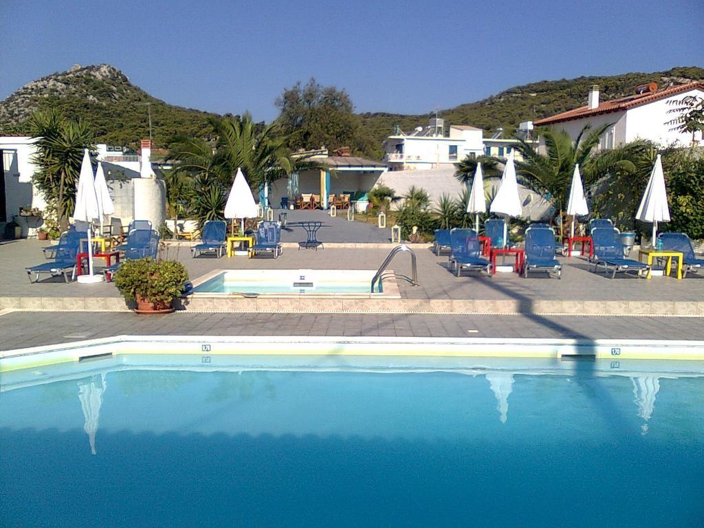 Helios Hotel Agia Marina  Екстер'єр фото